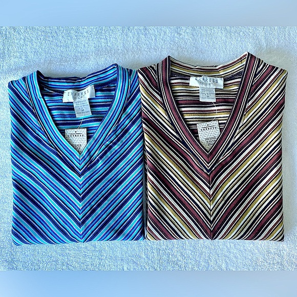 Express Tops - NWT Express V-Neck Multicolor‎ Tops M (Lot of 2)